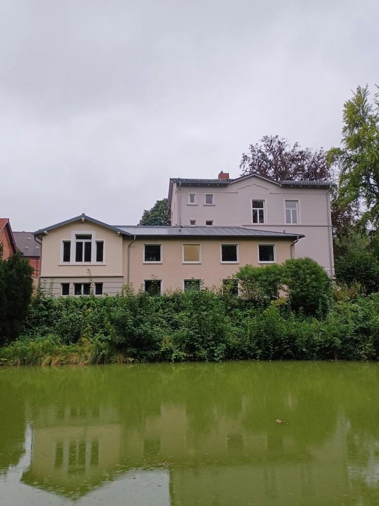 Außenansicht aus Richtung Roden-Bollwerk und Tourlaviller Wall (Mittel)