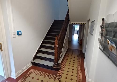 Flur im Erdgeschoss Hauptgebäude