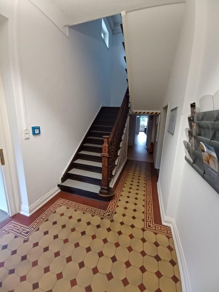 Flur im Erdgeschoss Hauptgebäude