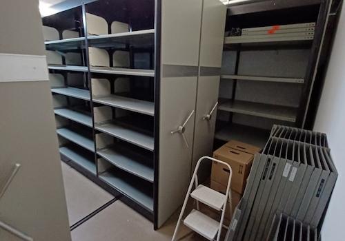 Archivraum mit Rollregalanlage im Kellergeschoss (Bild 1)