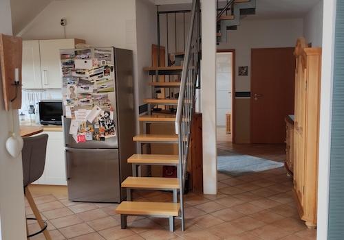 Blick vom Wohnzimmer zur Küche