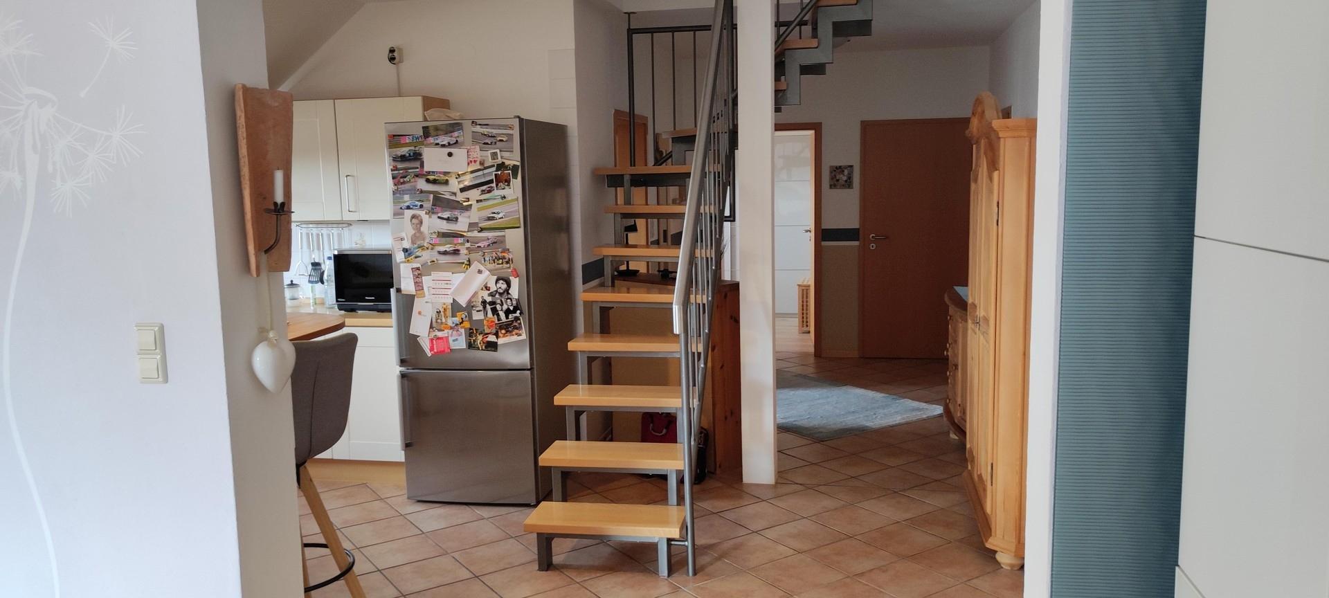 Blick vom Wohnzimmer zur Küche