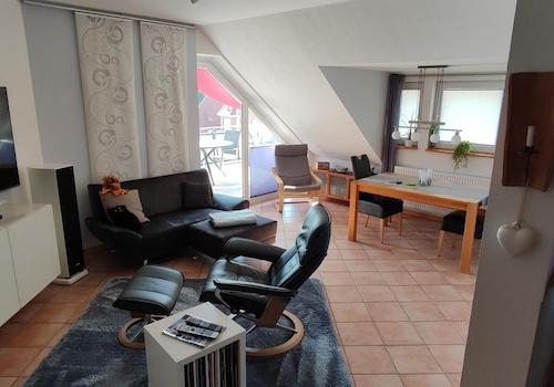 Blick ins Wohnzimmer vom Flur