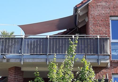 SW-Balkon mit Sonnensegel