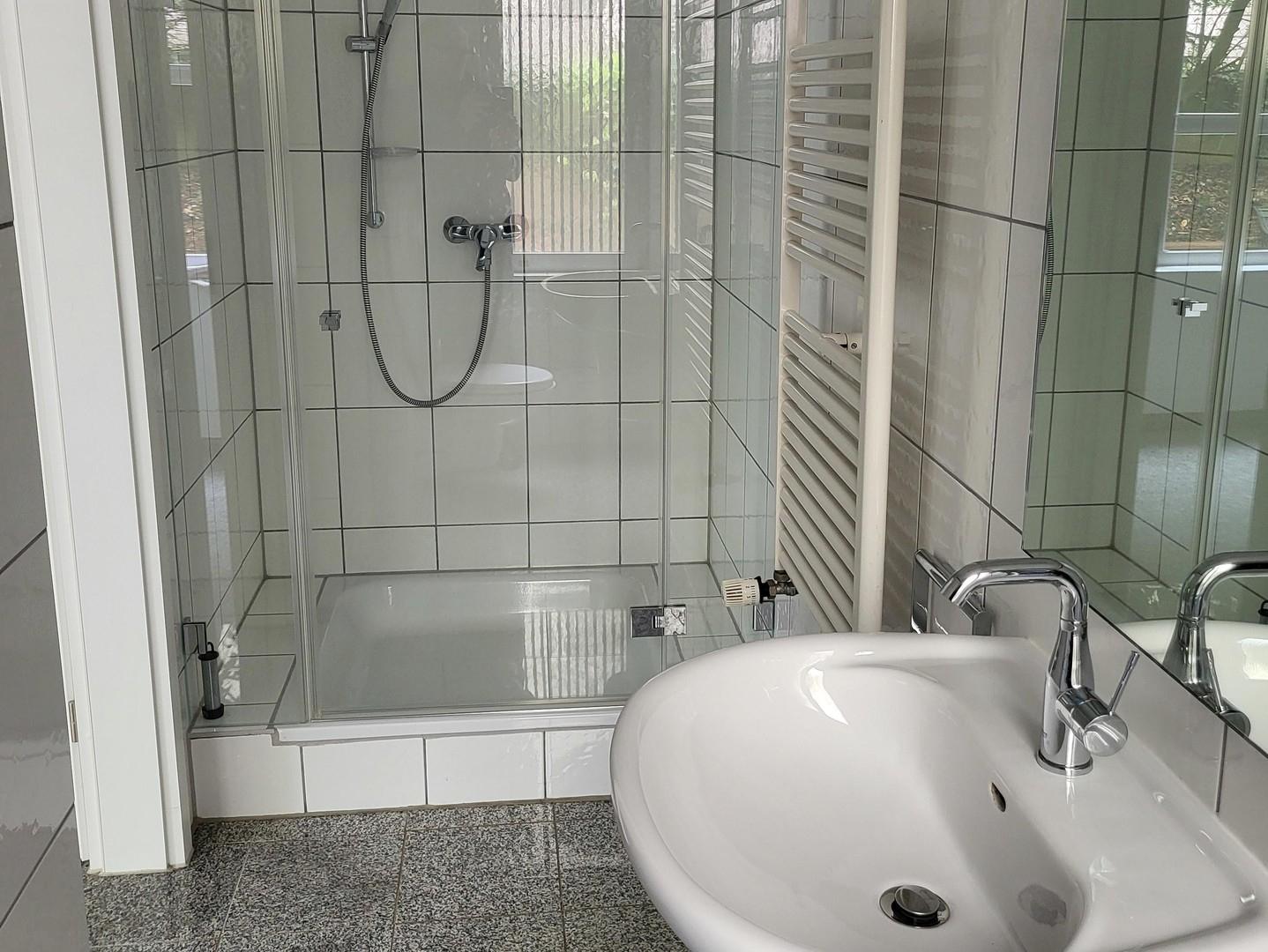 Duschbad Gartengeschoss