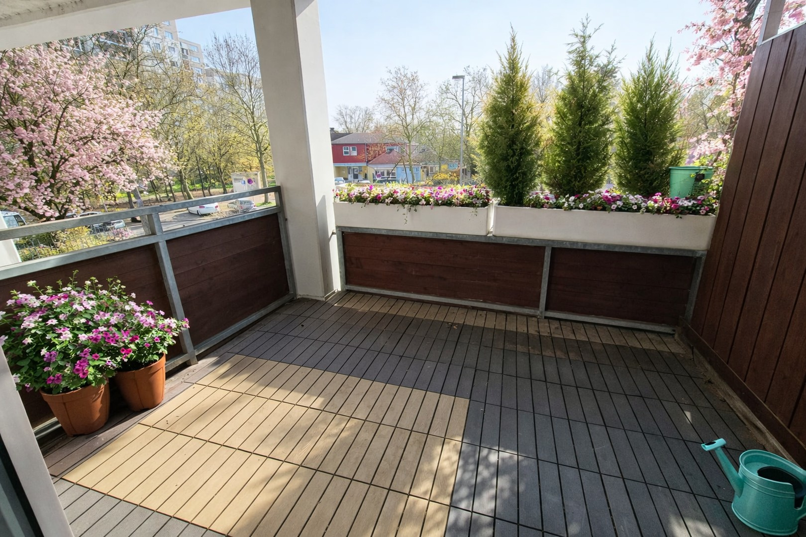 BALKON 2KI dekoriert