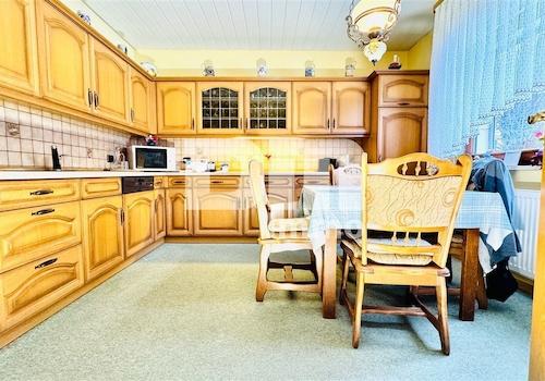 EG Küche mit Einbauküche