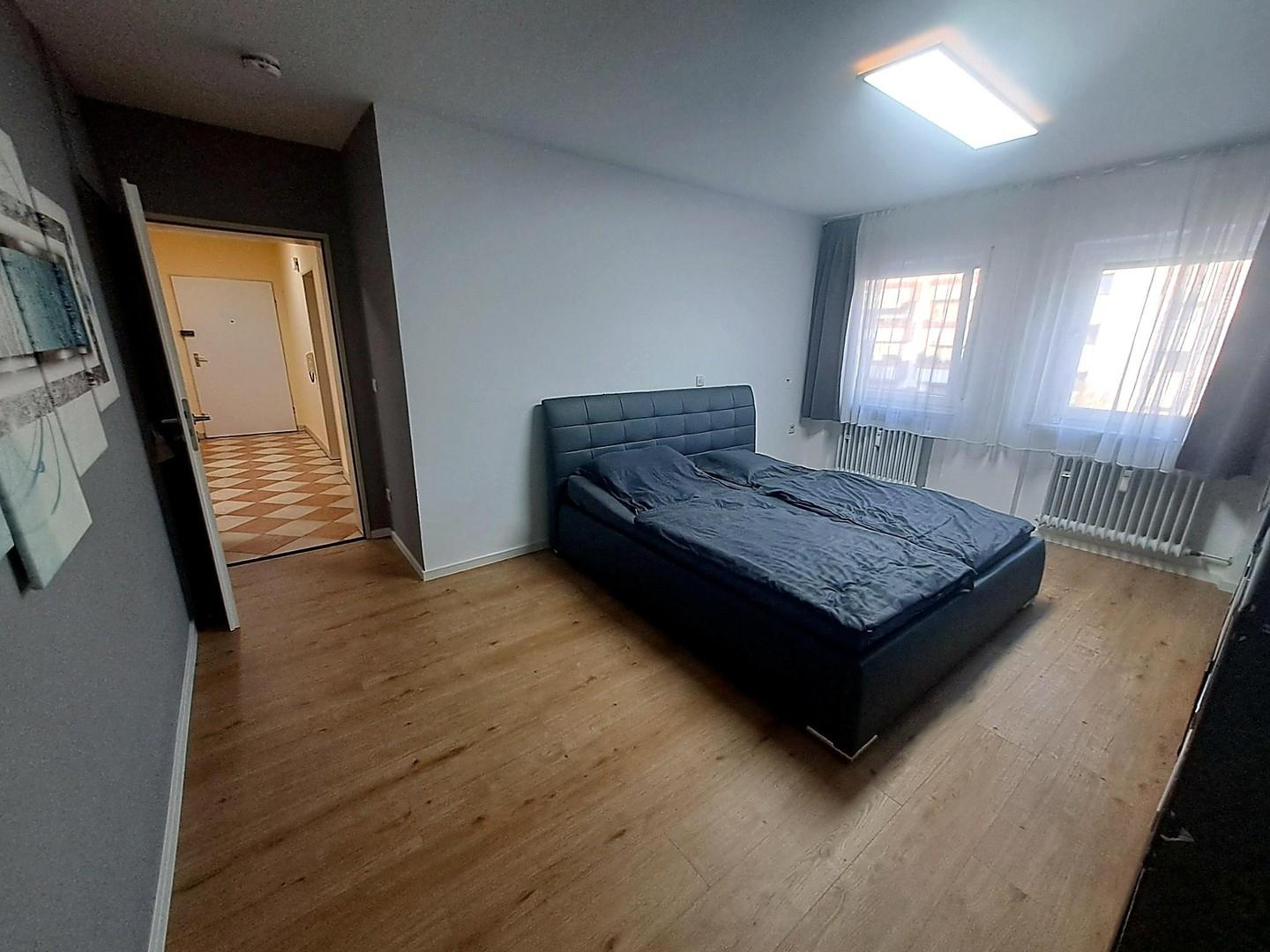 Schlafzimmer 1