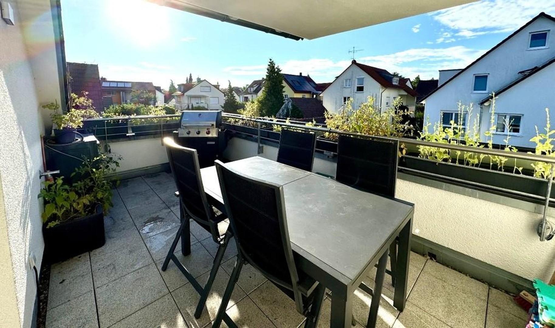Überdachter Südbalkon