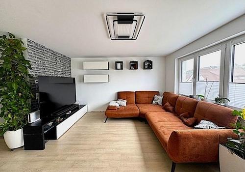 Helles Wohn-Esszimmer