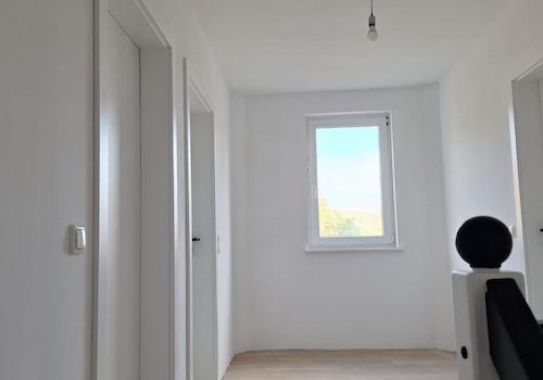 Obergeschoß weiße neue Türen 