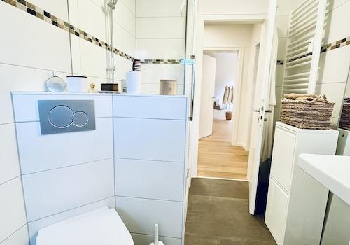 Bad - WC-Blick zu Schlafzimmer