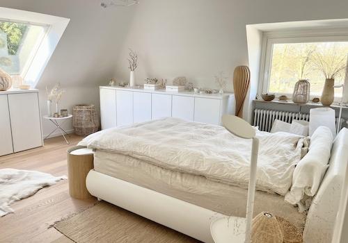 Schlafzimmer - 2 Fenster