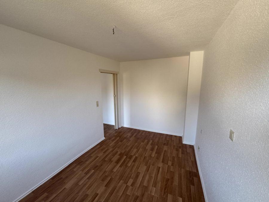 17 Schlafzimmer Richtung Tür Zwenkau C16_7331