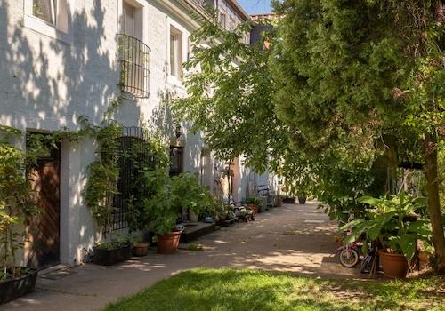 Hof-TürMaisonettewohnung-Richtung Tor-Blauberg_1