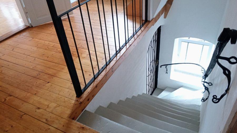 Sandsteintreppe - Vorraum 1.Stock