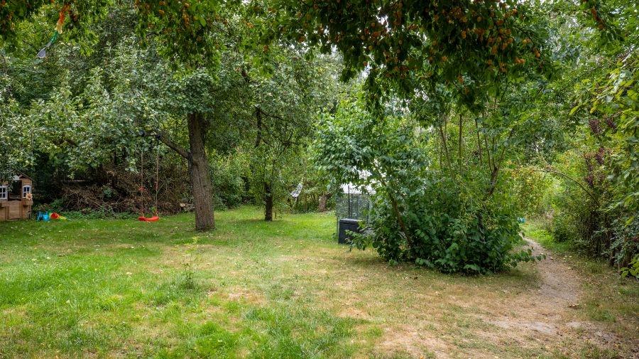 Atelierhaus-Gartenmitte