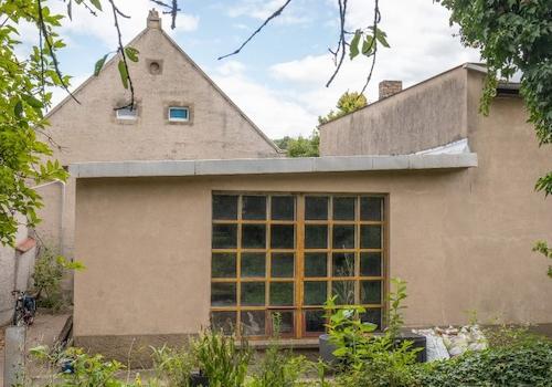 Atelierhaus-Malatelier-Gartenanfang