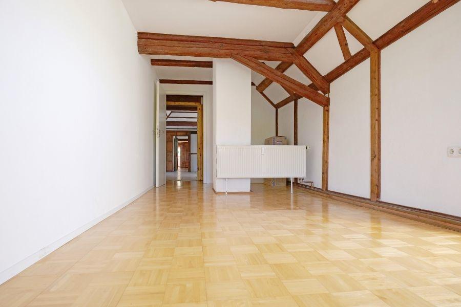 Wohnraum mit Trennwand-Ostgiebel