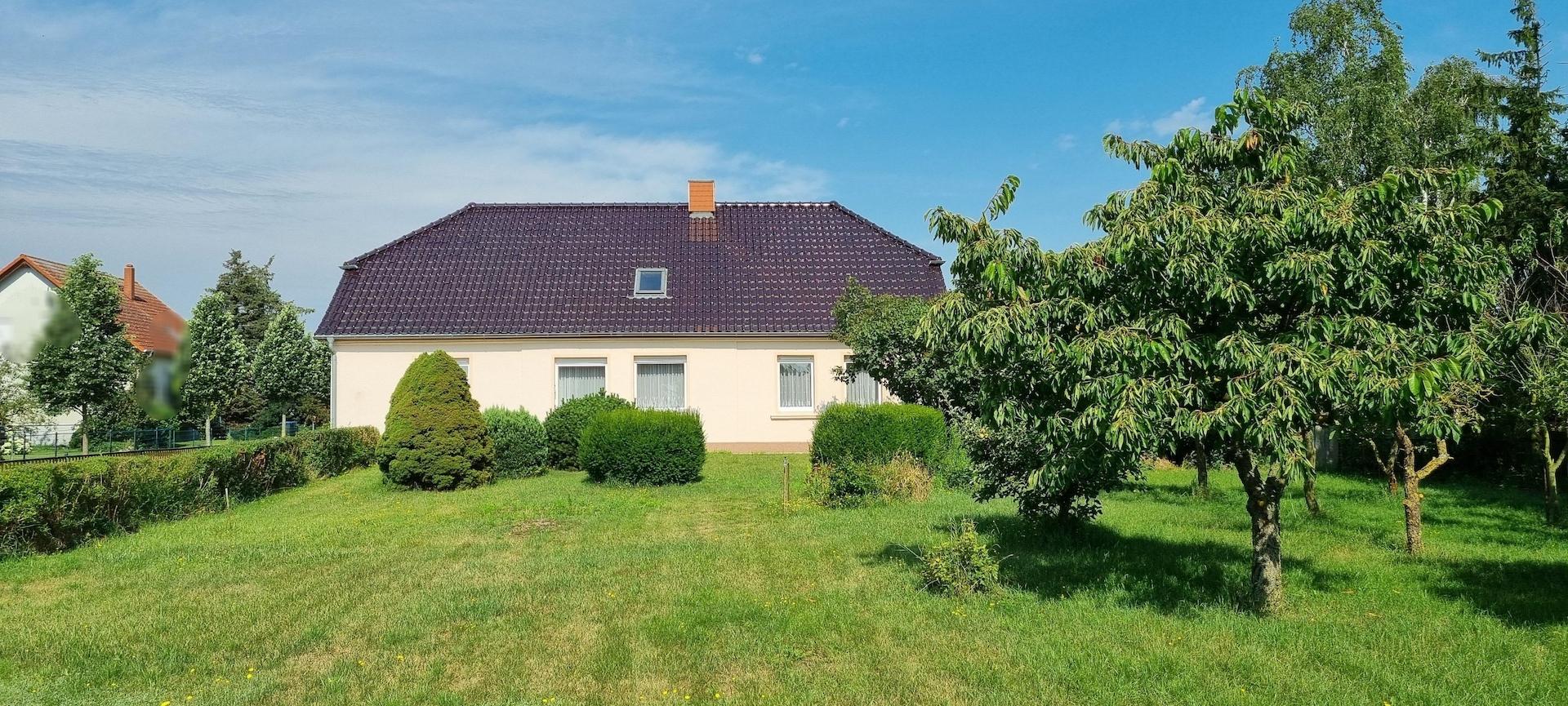 Hausansicht - Abstand zum Nachbarn