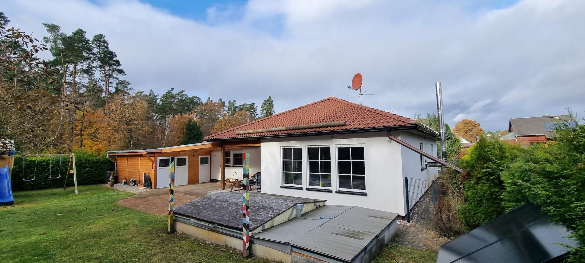 Blick Richtung Doppelcarport