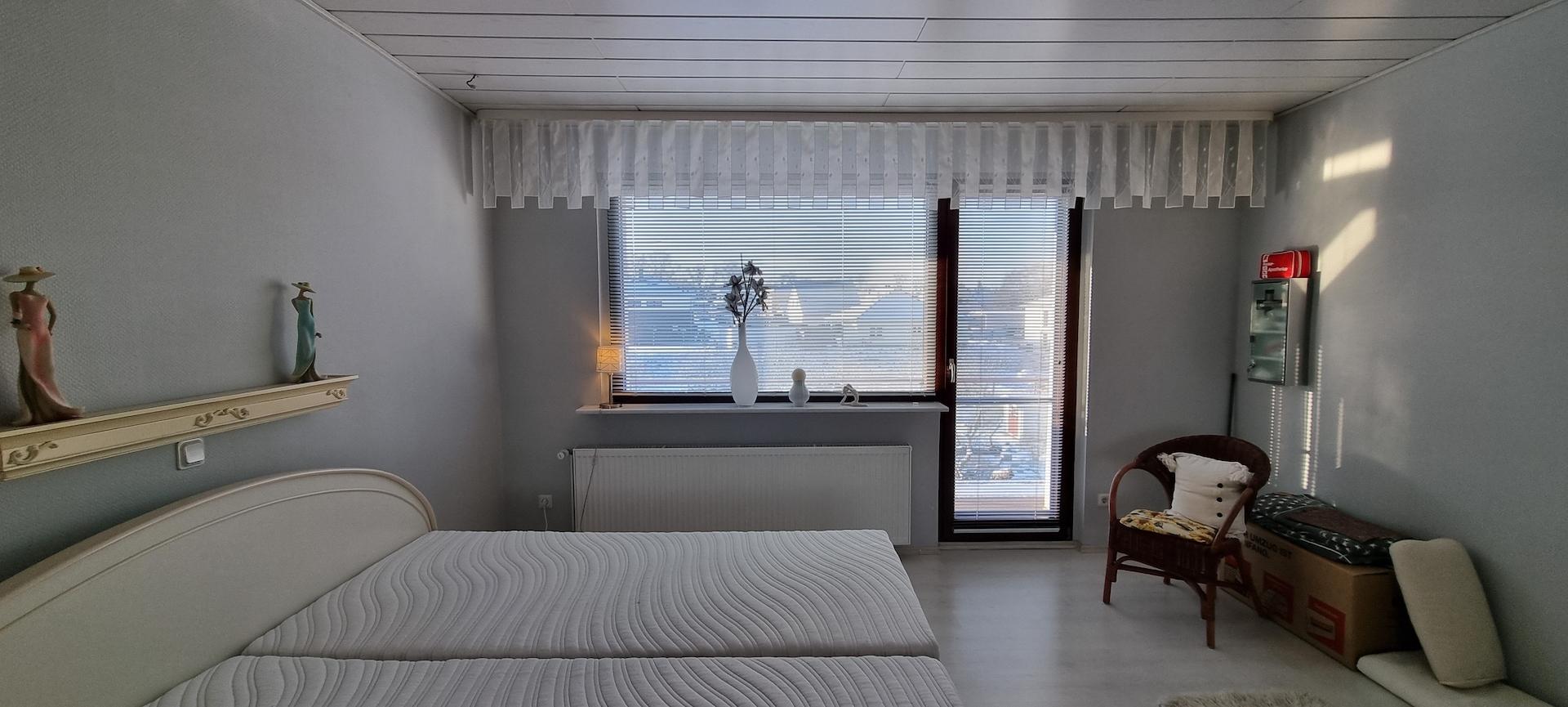 Obergeschoss - Schlafzimmer mit Balkonzugang