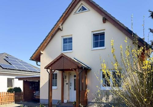 Straßenseitige Ansicht