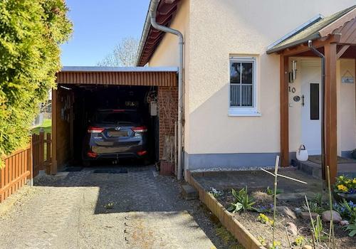 Carport und Außenstellplatz
