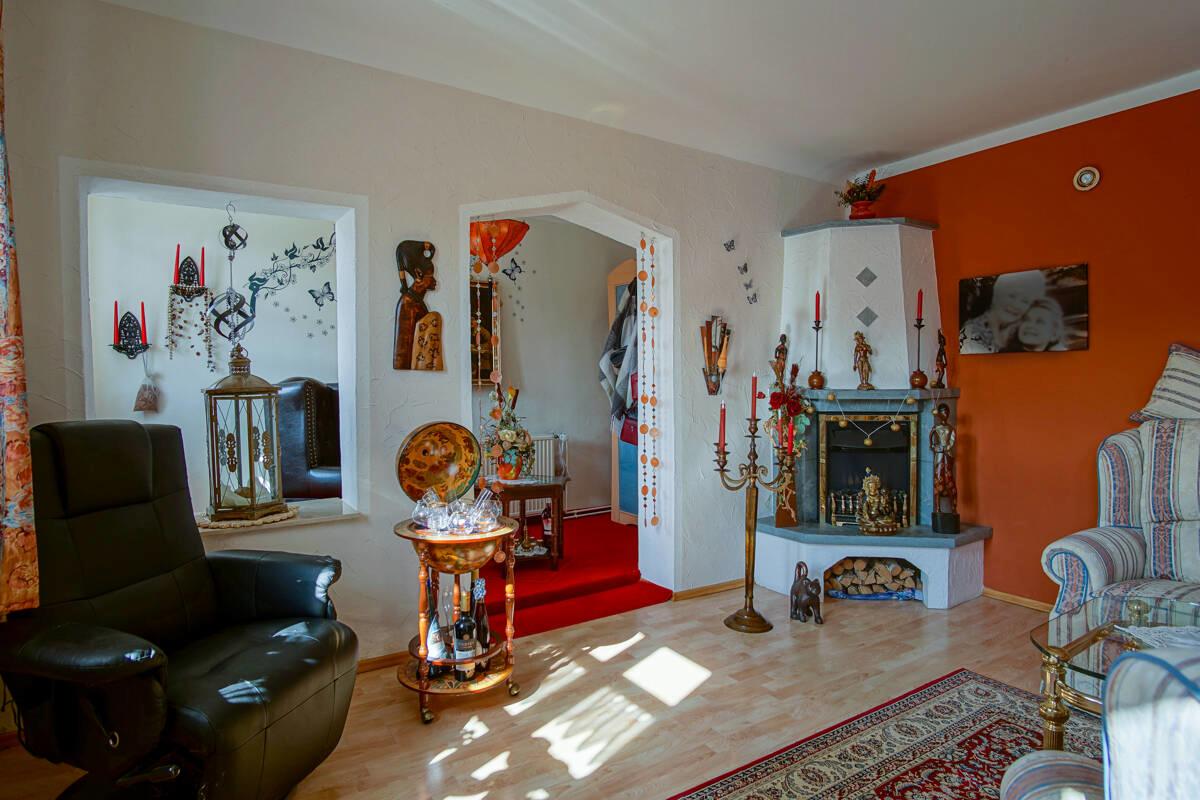 Wohnzimmer mit Kaminecke 2