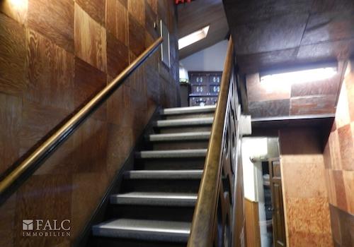 Treppenhaus  zu den Zimmern