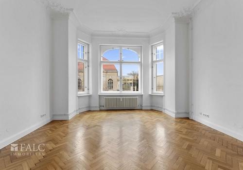 EG - Erkerbüro Straßenseite