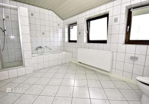 Badezimmer 1 DG