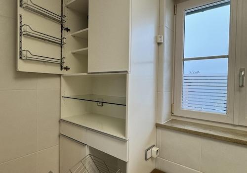 1OG Bad / Einbaumöbel