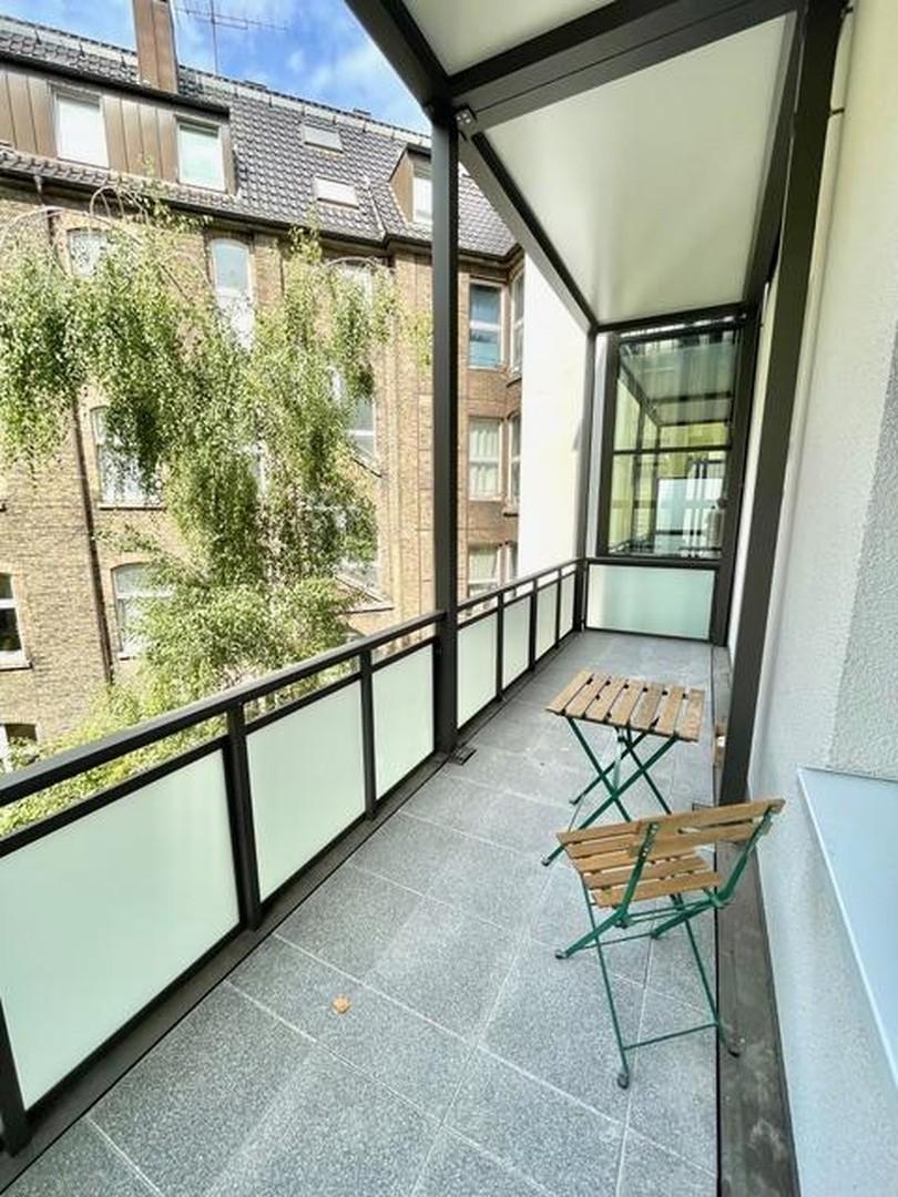 großer Westbalkon zum Innenhof