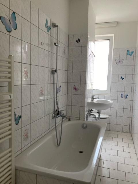 Tageslichtbad mit Handtuchheizkörper