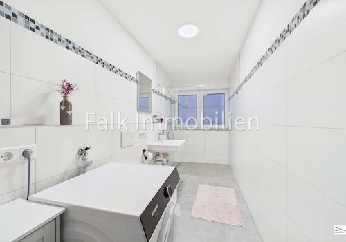 TL-Bad mit Dusche (OG)