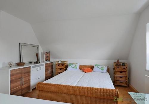 Doppelbett im Schlafzimmer