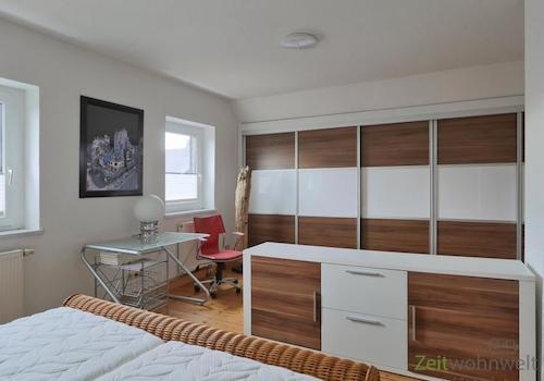 große Kleiderschränke