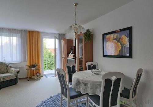 Esstisch im Wohnzimmer