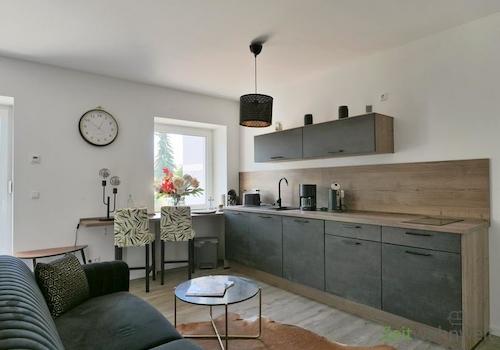 Küchenzeile mit Tresen