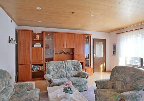 Sitzecke und Schrankwand