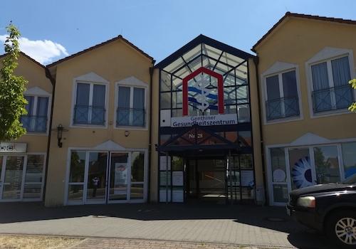 Haupteingang Gesundheitshaus