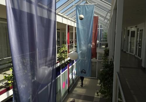 Gallerie und Zugang zu den Praxen  