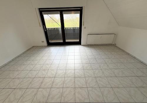 geräum. Wohn-Eßzi.m.Balkonz