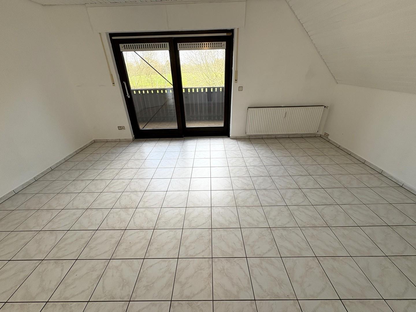 geräum. Wohn-Eßzi.m.Balkonz