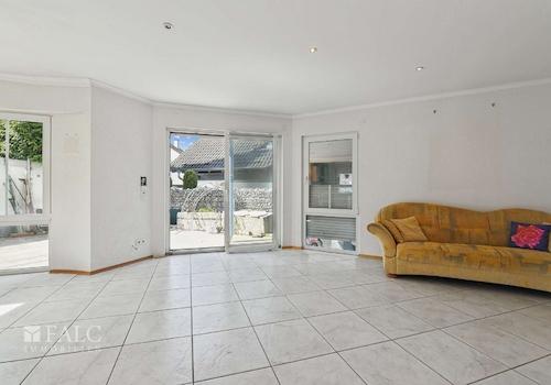 Großzügiges Wohnzimmer