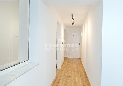 Flur zur Treppe 