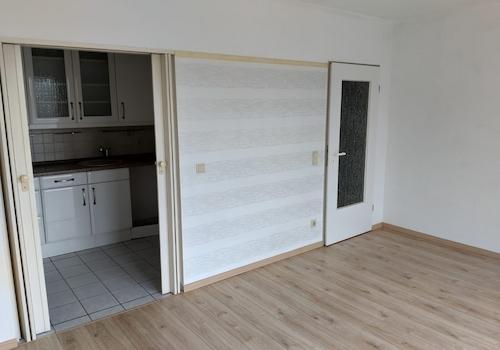 Wohnzimmer mit Blick in die Kü