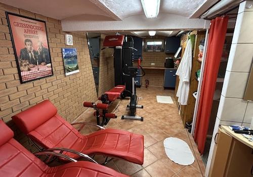 Fittnes oder Hobbyraum im KG