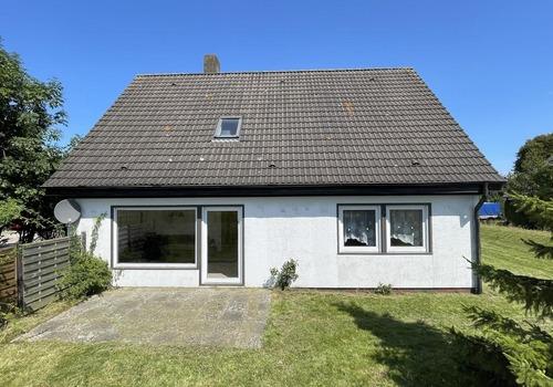 Südansicht mit Terrasse